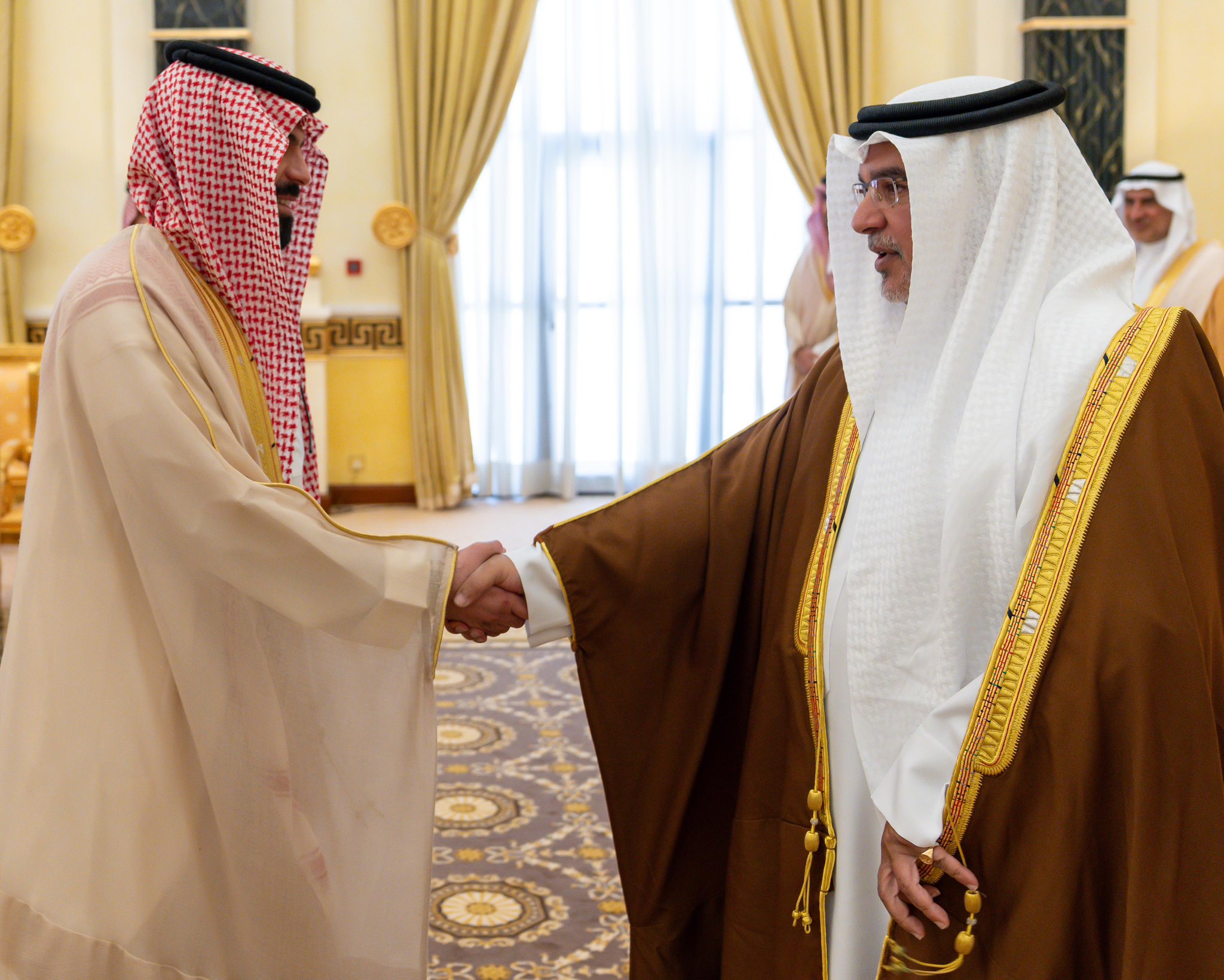 د. مصعب المزيد نائب رئيس اللجنة التنفيذية السعودية البحرينية ونائب رئيس المجلس السعودي البحريني ولقاؤه بصاحب السمو الملكي ولي عهد البحرين